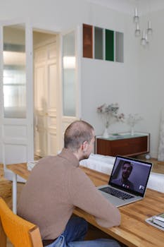 top psychiatrist helping a ADHD patient with online prescriptions and medication through telepsychiatry